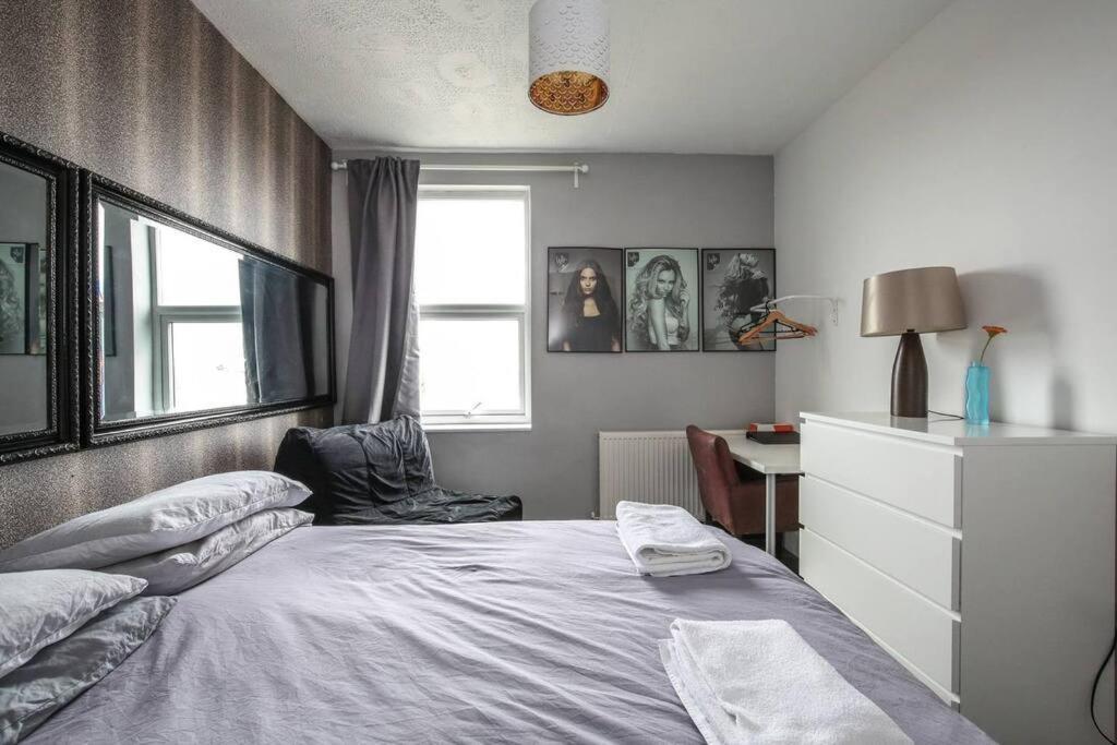 Large Modern Apartment With Garden Sleeps 10 Guests Londres Exterior foto